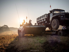 Zlot pojazdów militarnych i grup rekonstrukcyjnych