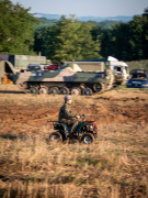 Zlot pojazdów militarnych i grup rekonstrukcyjnych